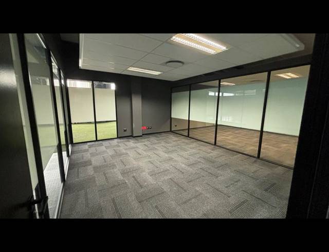 BUSINESS PROPERTY TO RENT IN PAARDEN EILAND